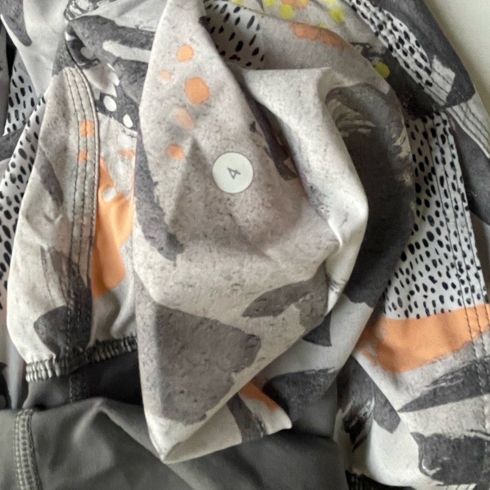 LULULEMON Om Pant Mini Art Pop White Multi / Slate 4 - Picture 6 of 7